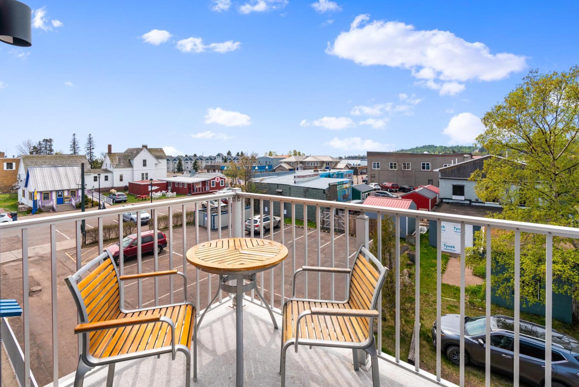 East Bay Suites Grand Marais Εξωτερικό φωτογραφία