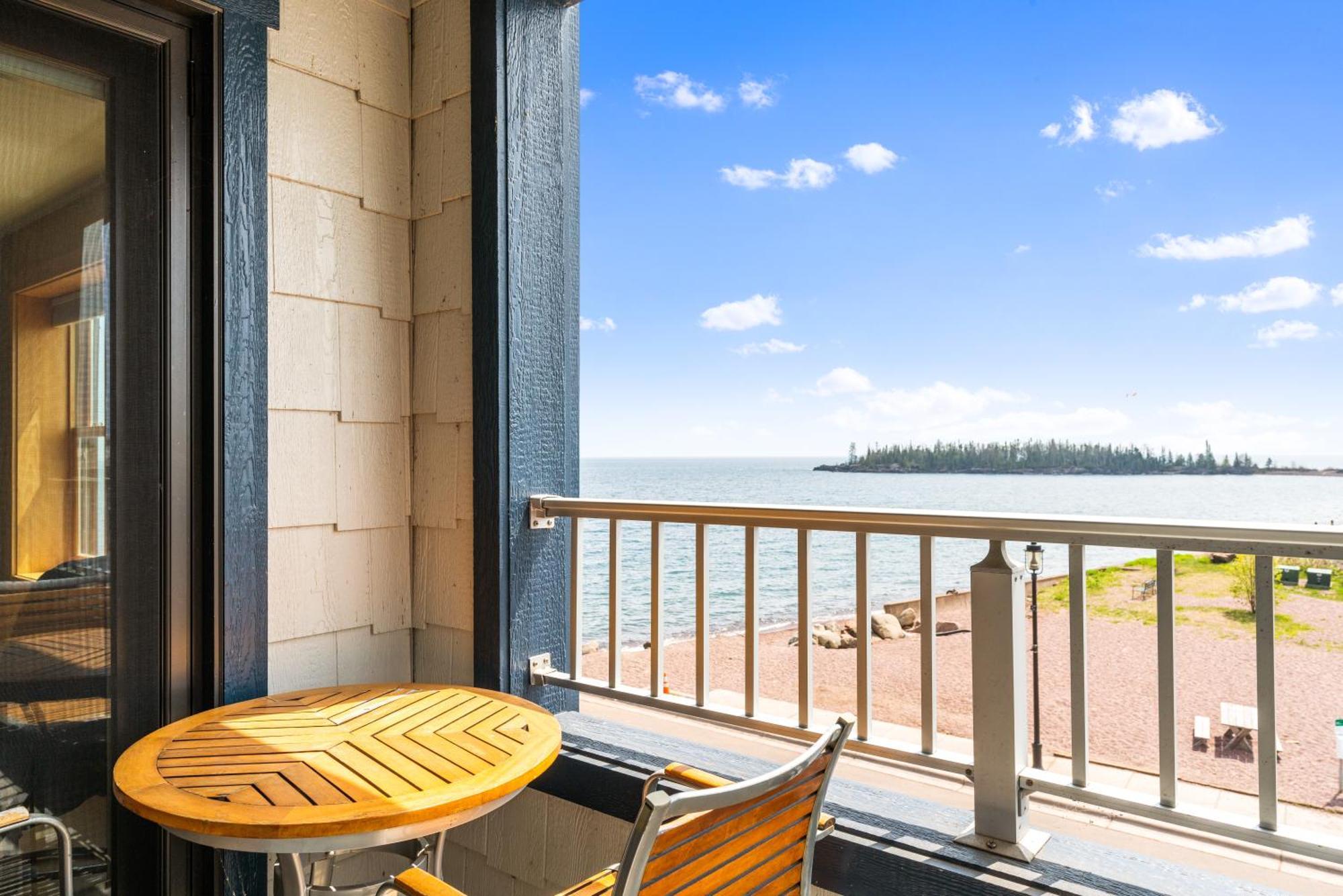 East Bay Suites Grand Marais Εξωτερικό φωτογραφία