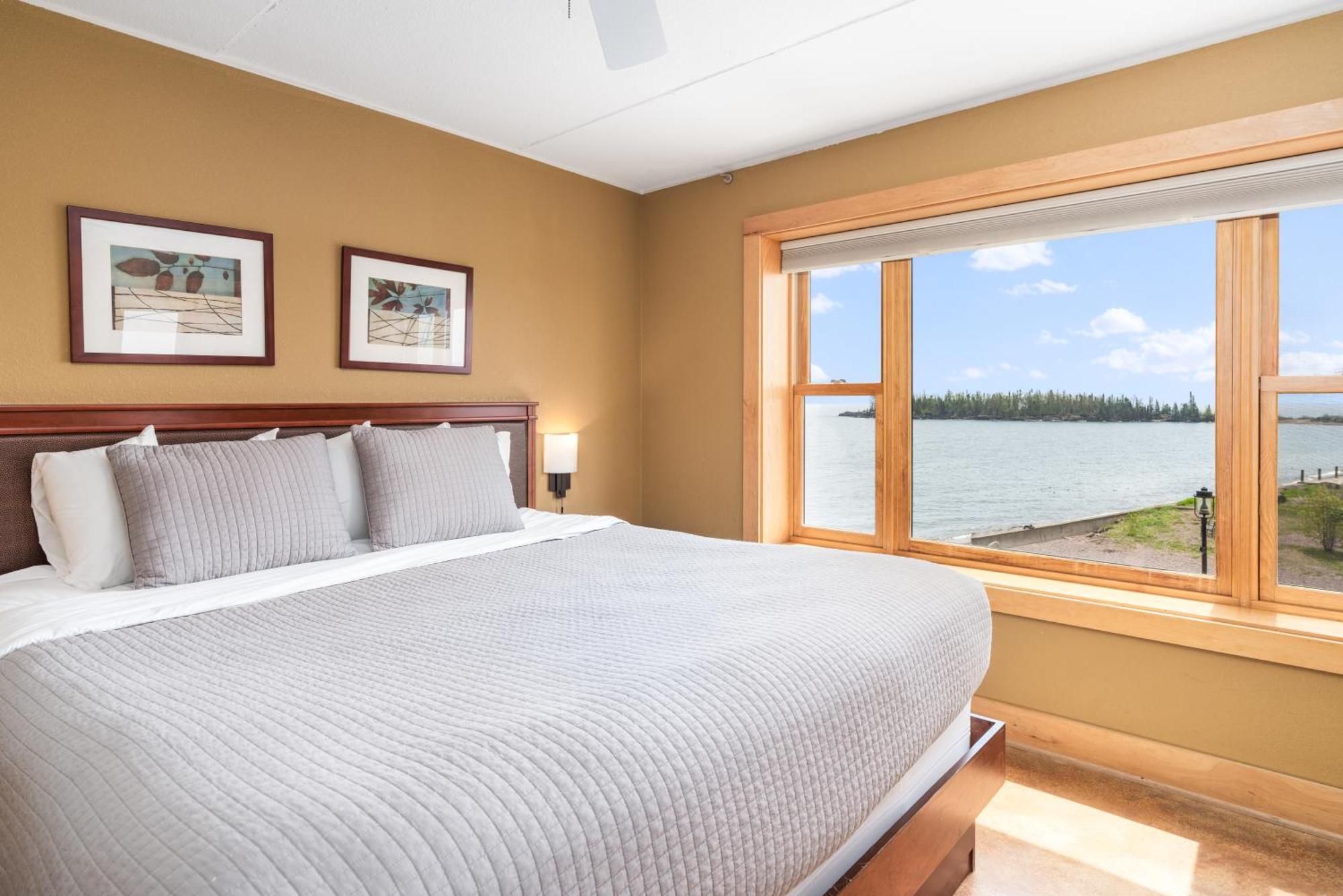 East Bay Suites Grand Marais Εξωτερικό φωτογραφία