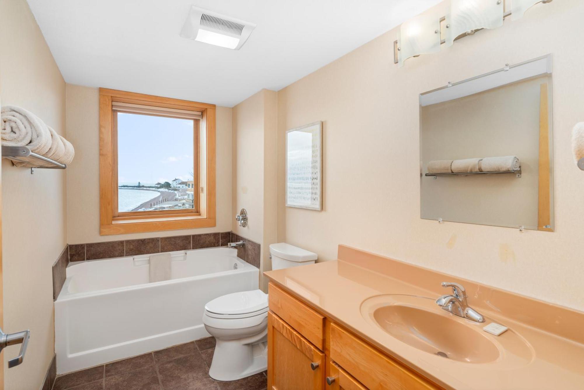 East Bay Suites Grand Marais Εξωτερικό φωτογραφία