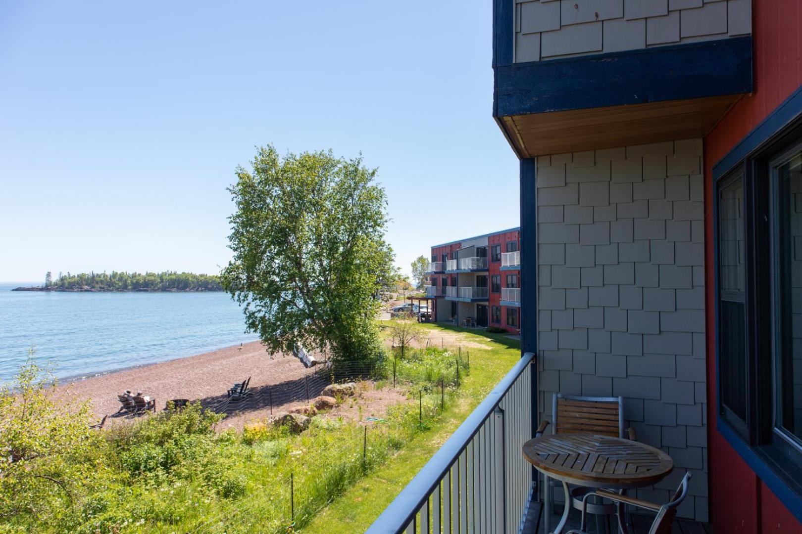 East Bay Suites Grand Marais Εξωτερικό φωτογραφία
