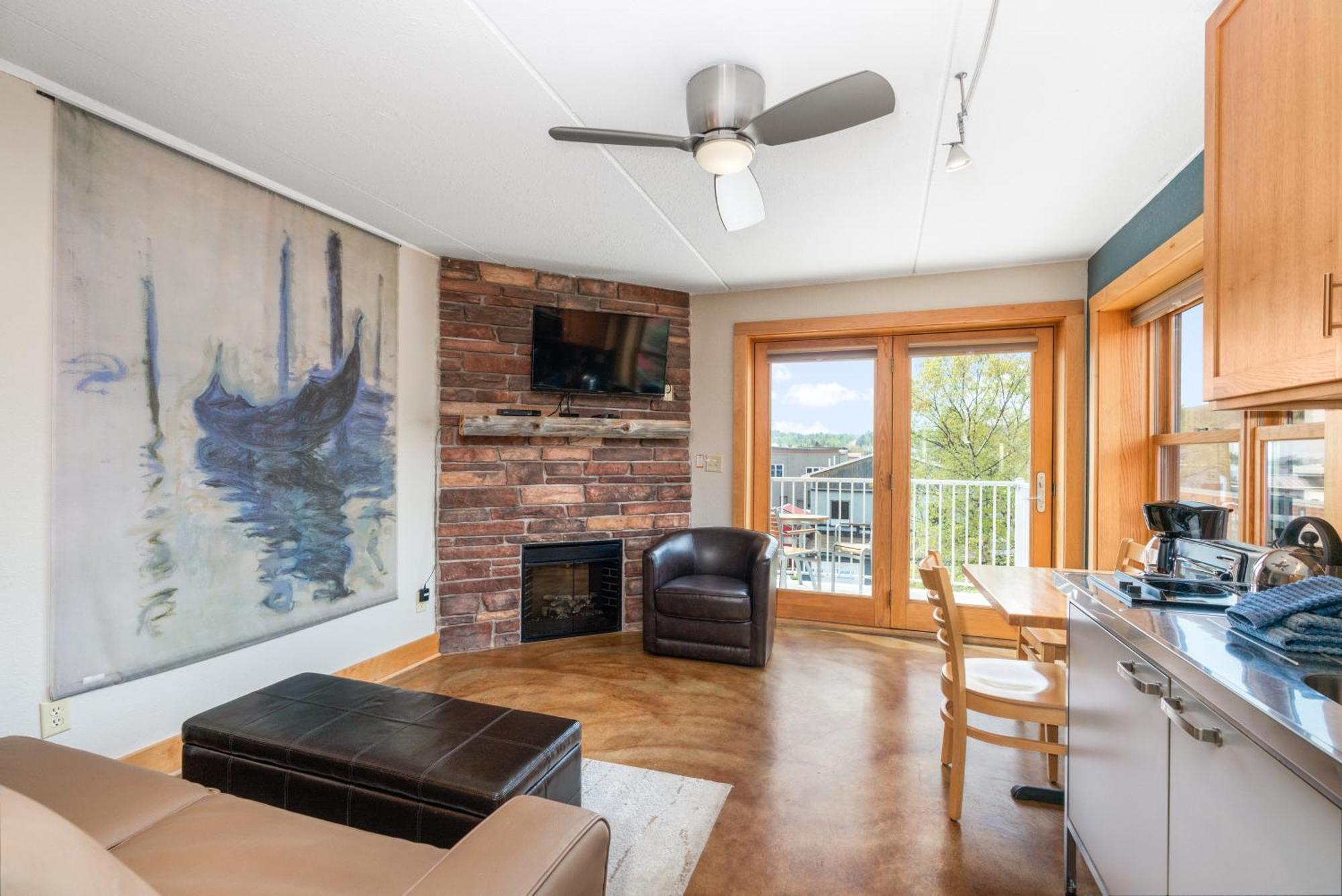 East Bay Suites Grand Marais Εξωτερικό φωτογραφία