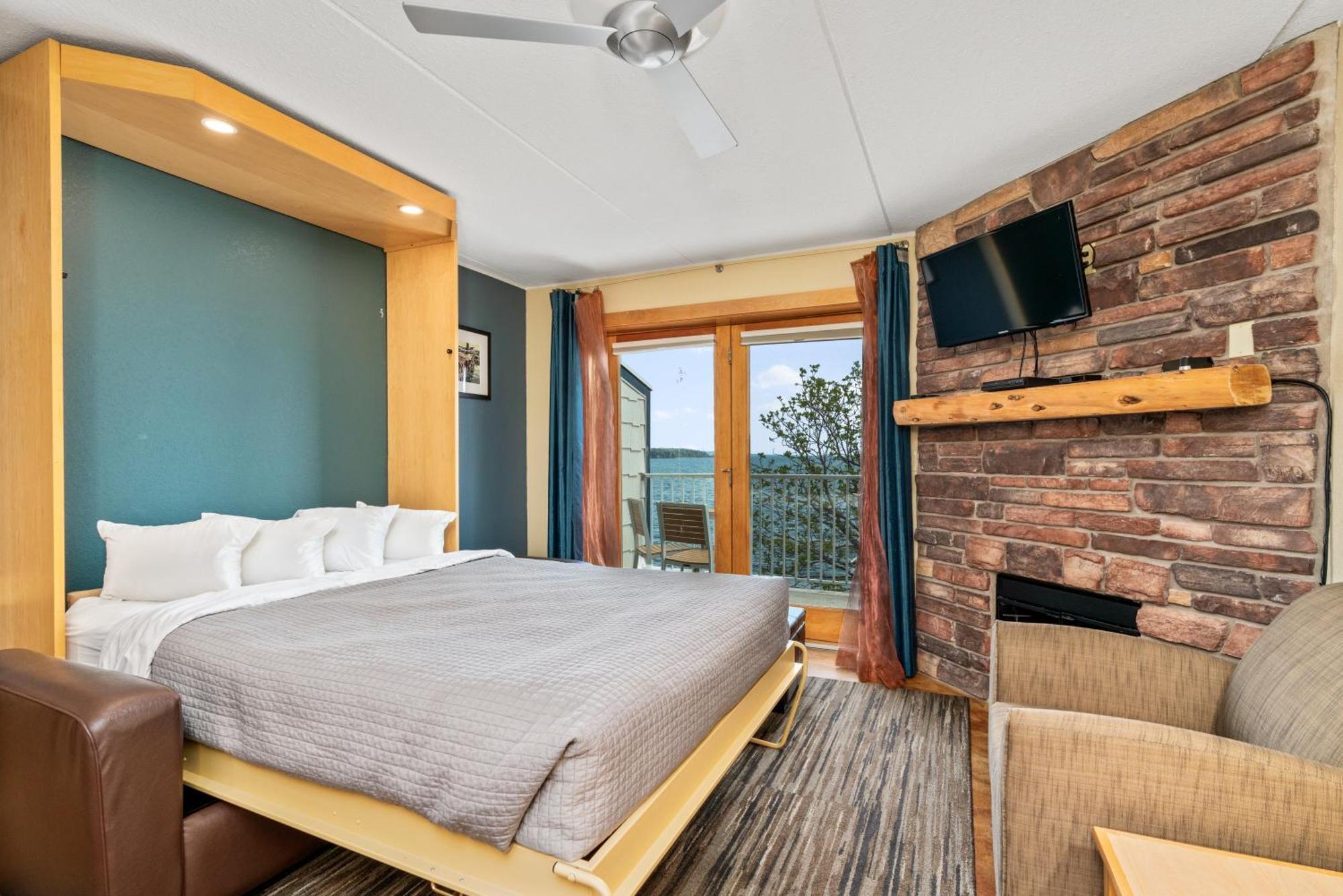 East Bay Suites Grand Marais Εξωτερικό φωτογραφία