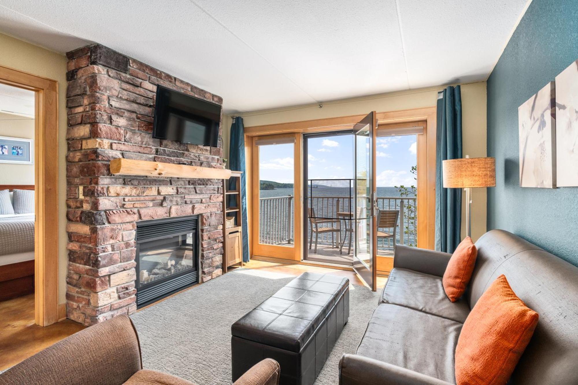 East Bay Suites Grand Marais Εξωτερικό φωτογραφία