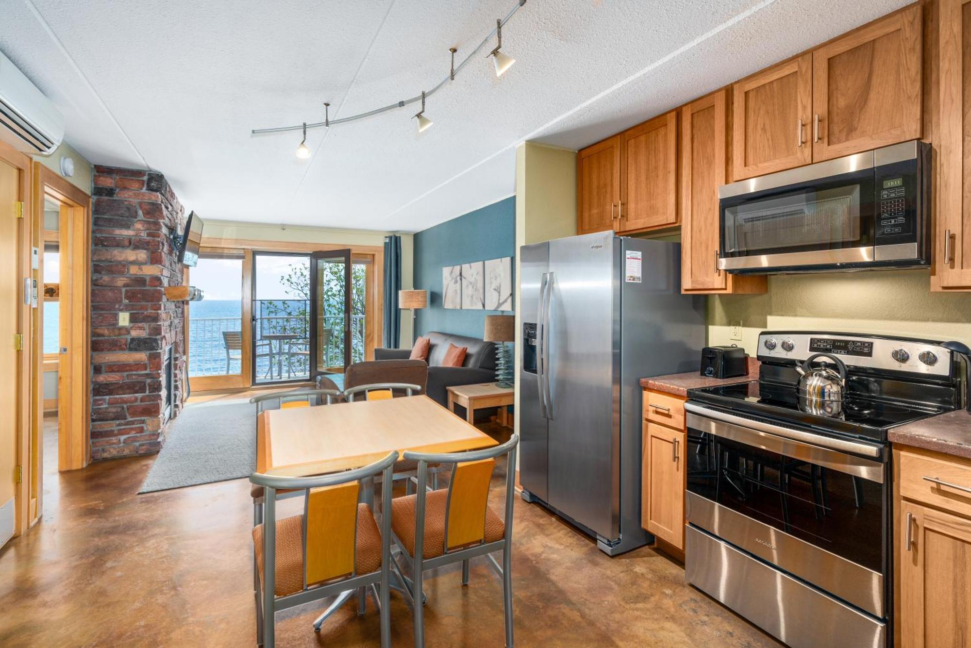 East Bay Suites Grand Marais Εξωτερικό φωτογραφία