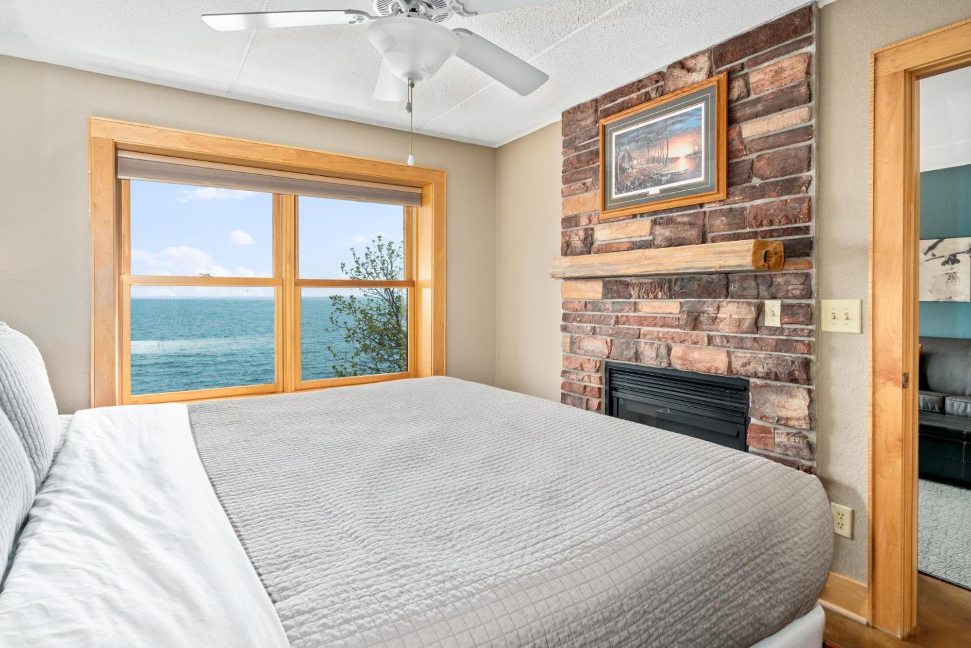 East Bay Suites Grand Marais Εξωτερικό φωτογραφία